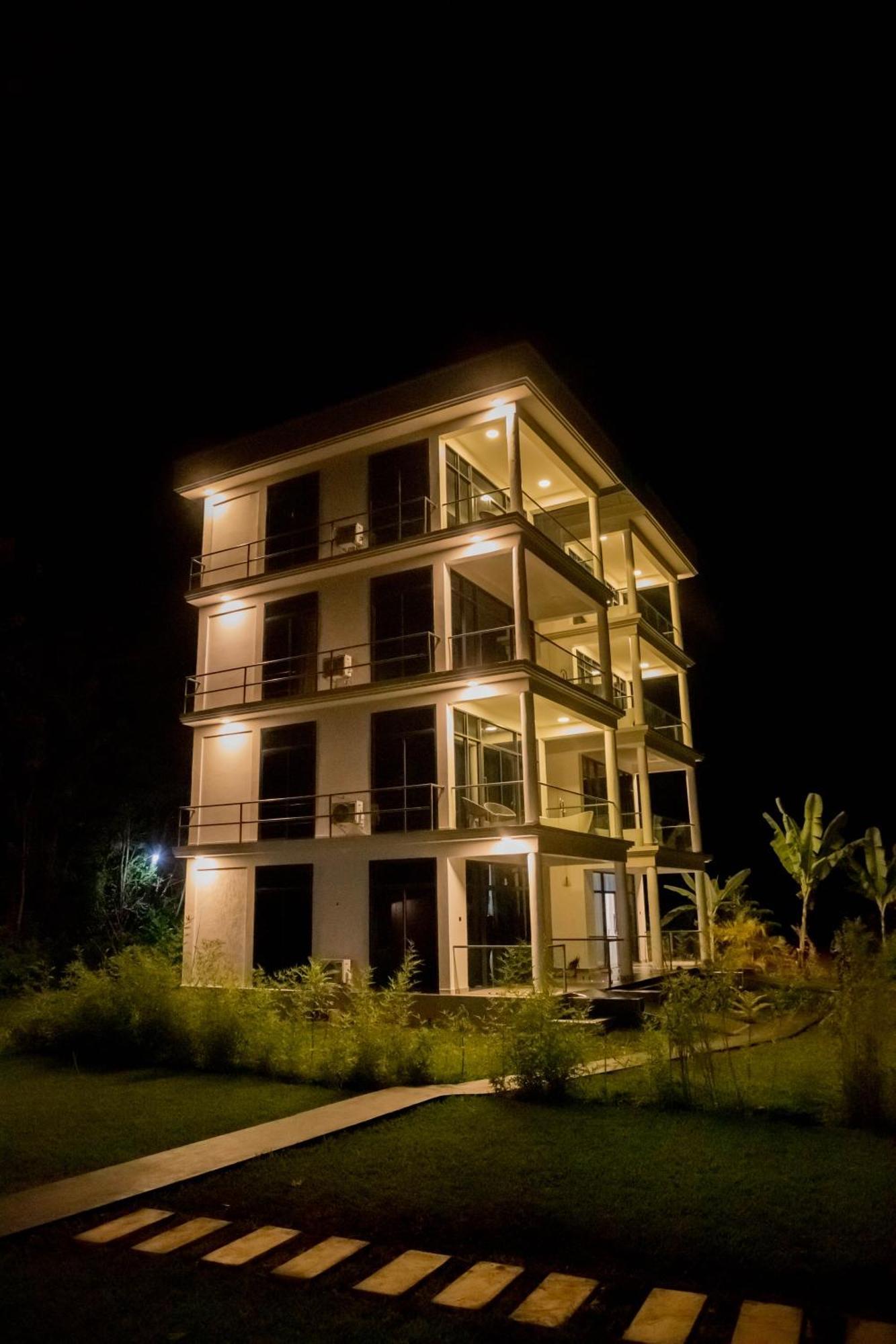 Shose Farmhouse Chalets & Campsite Моши Экстерьер фото