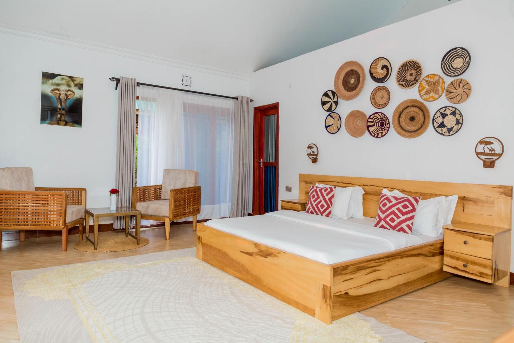 Shose Farmhouse Chalets & Campsite Моши Экстерьер фото