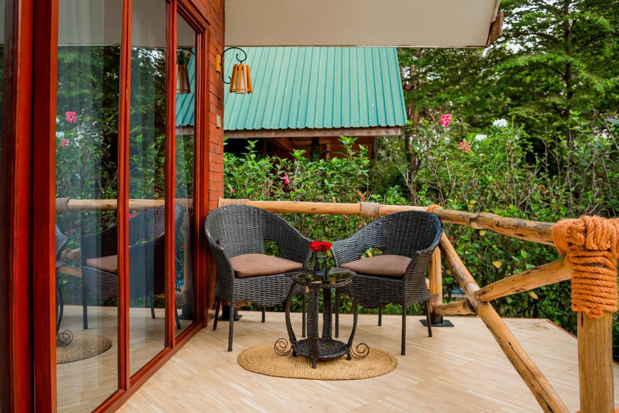 Shose Farmhouse Chalets & Campsite Моши Экстерьер фото